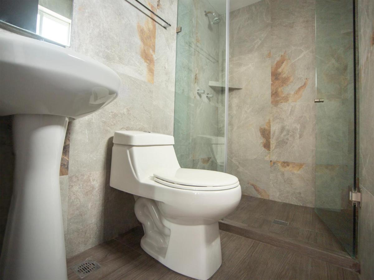 Adhoc Express Hotel Monterrey Ngoại thất bức ảnh