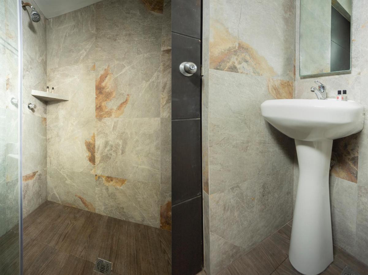 Adhoc Express Hotel Monterrey Ngoại thất bức ảnh