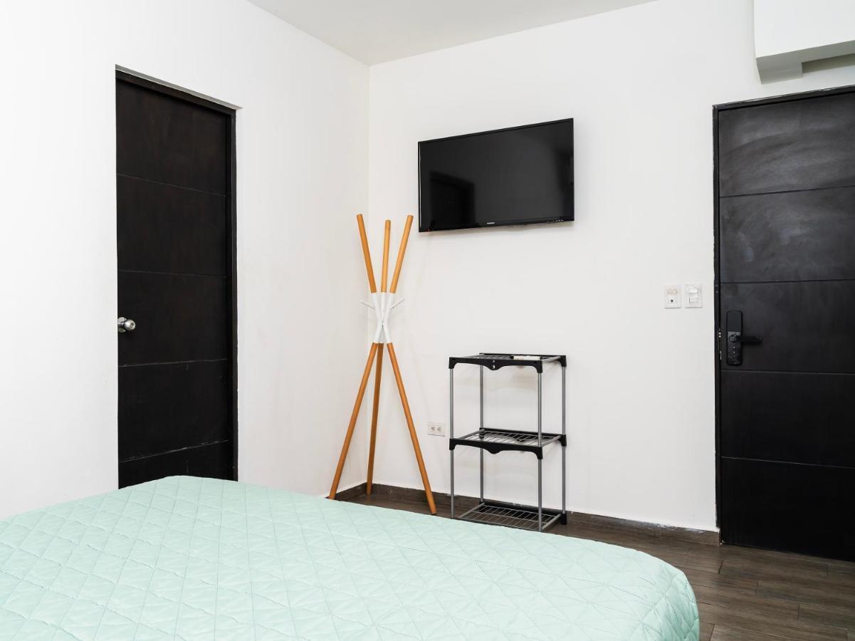 Adhoc Express Hotel Monterrey Ngoại thất bức ảnh