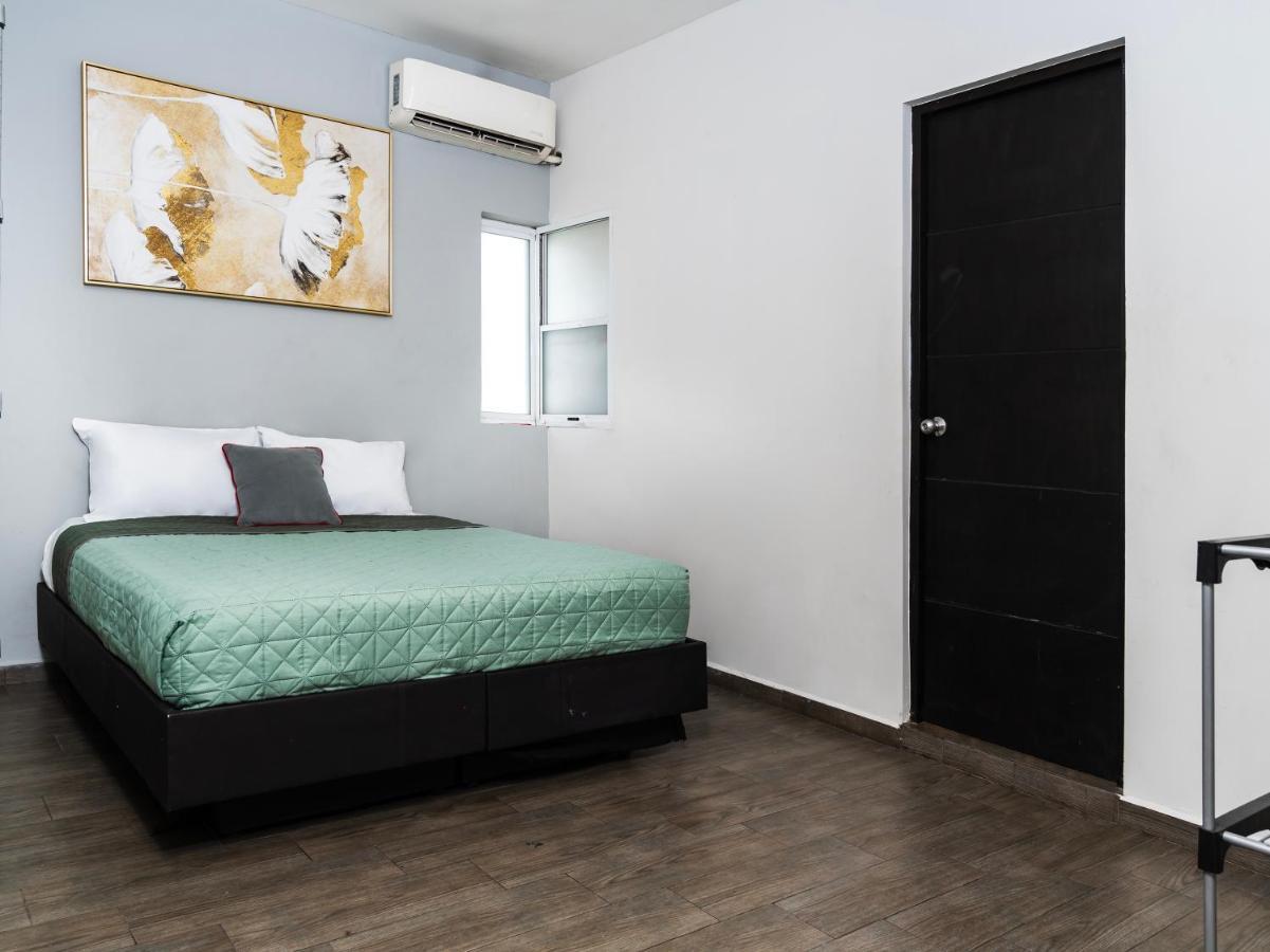 Adhoc Express Hotel Monterrey Ngoại thất bức ảnh